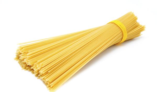 Spaghetti mit Zucchini und Basilikumsauce Abbildung